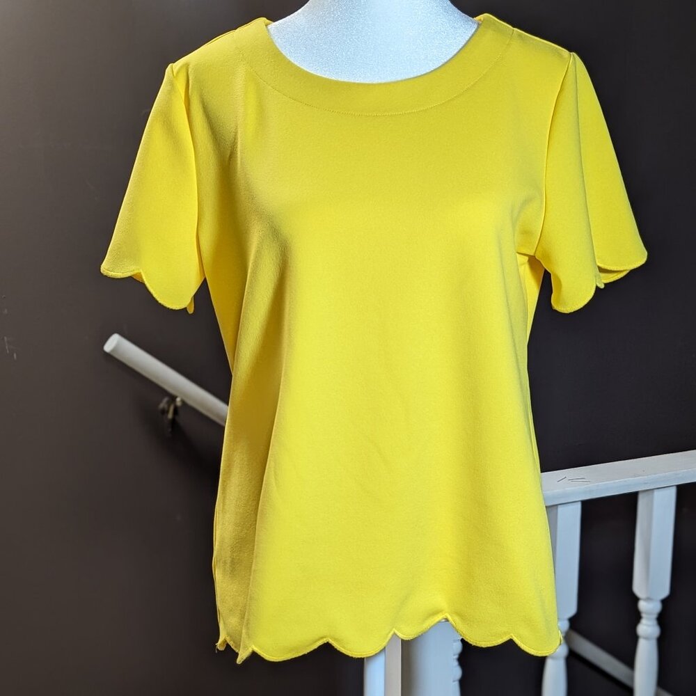 Ann Taylor Scalloped Yellow Top, Size M